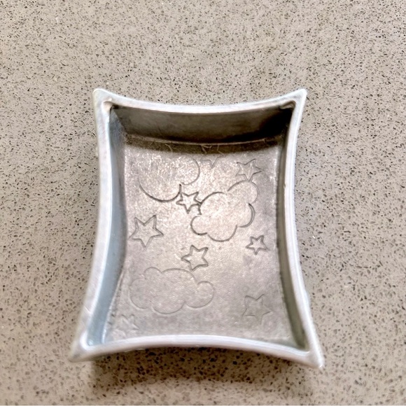 LIFE IS BUT A DREAM small silver and green enamel keepsake jewelry metallic box - Picture 11 of 16